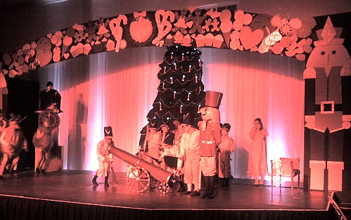 Nutcracker, Augustine Christian Academy, the Prince battles the Mouse King