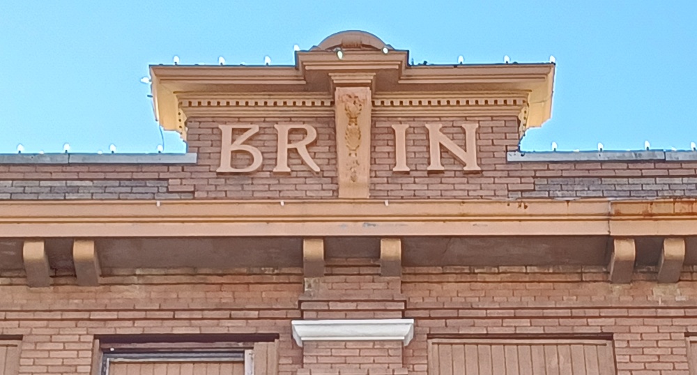 20221117_102757-Sapulpa-Brin_Building-Cornice.jpg