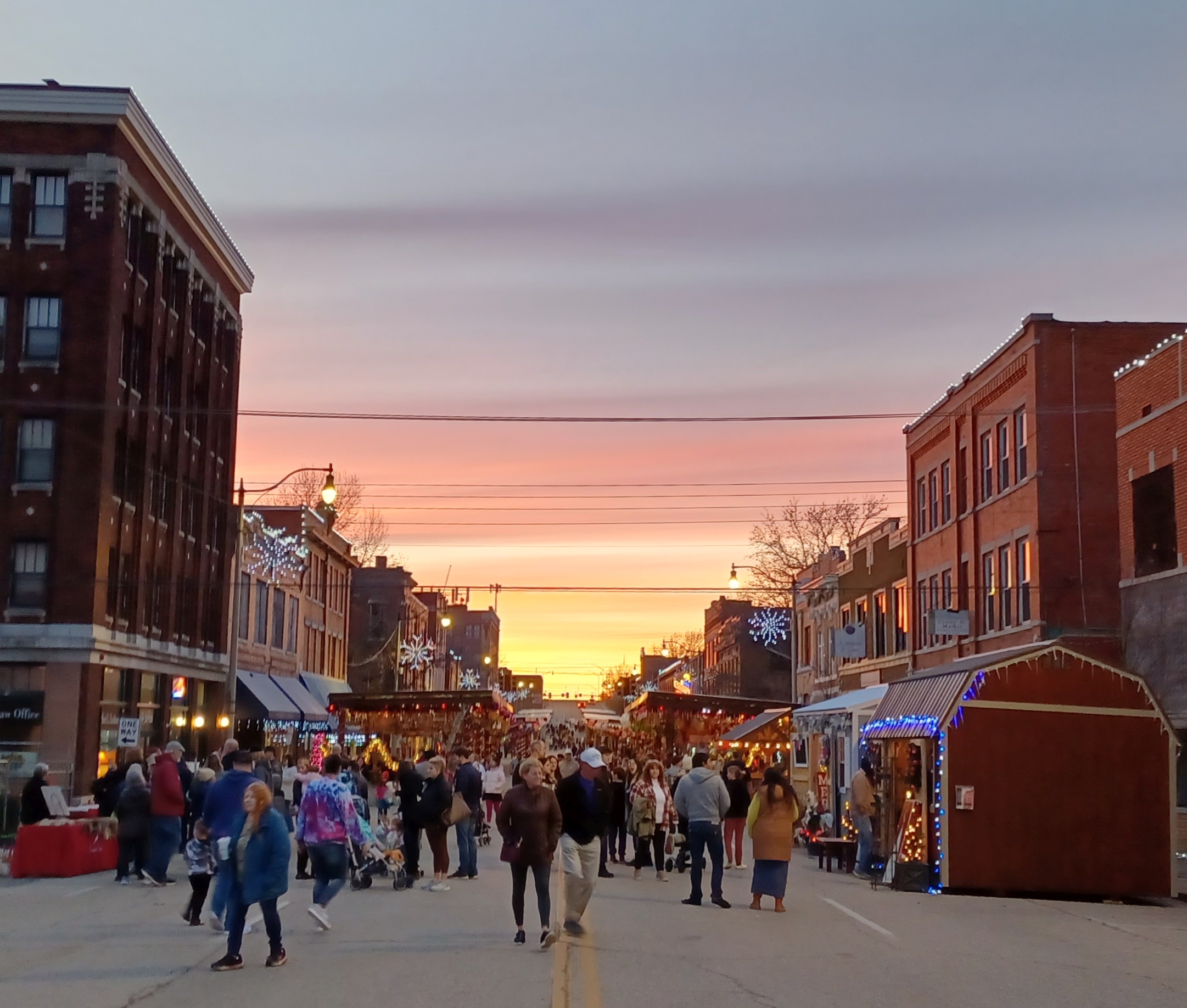 Looking west on Dewey Avenue, Sapulpa, during the 2022 Christmas Chute