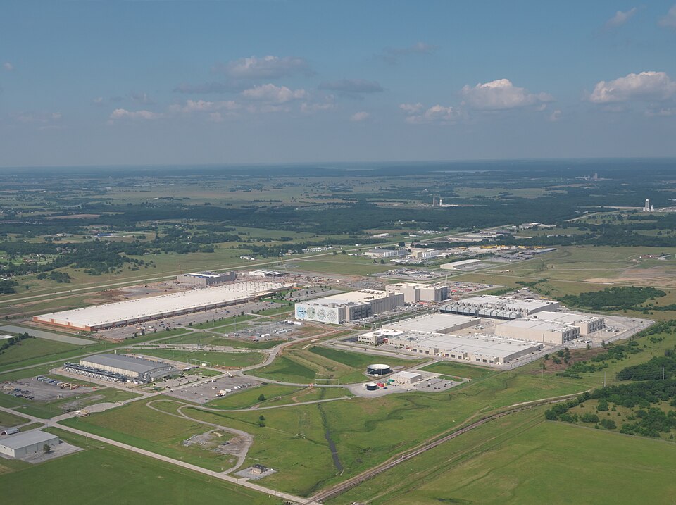 960px-Google_Mayes_County_P0004991a.jpg